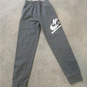 Nike Air Jordan sweatpants boy’s L